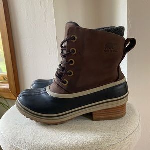 Sorel booties like new!